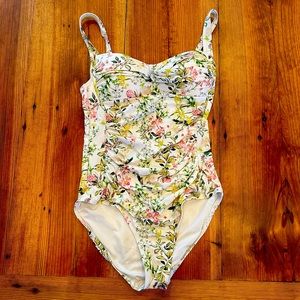 Niptuck swimsuit with molded cups